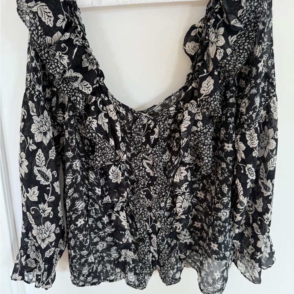 Sezanne Black and White Women's Blouse